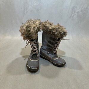 Sorel Joan of Arc Women's Gray Winter Boots with Faux Fur Trim
